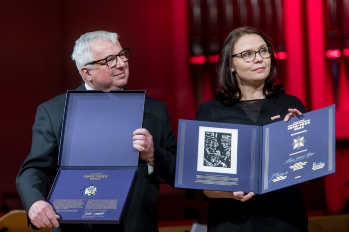 WRĘCZONO GWIAZDY GÓRNOŚLĄSKIE NAWIĄZUJĄCE DO HISTORYCZNEGO ODZNACZENIA Z CZASÓW II RZECZPOSPOLITEJ