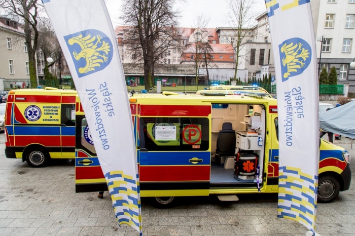 7 ambulansów dla Wojewódzkiego Pogotowia Ratunkowego