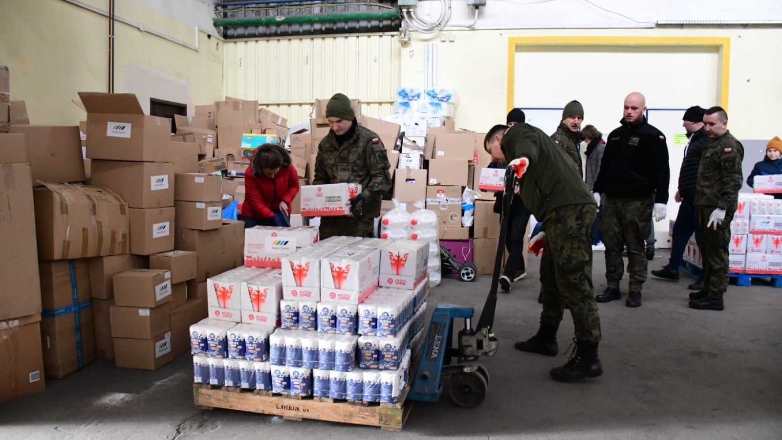 Śląskie pomaga Ukrainie. To m.in. transport uchodźców oraz zbiórki darów