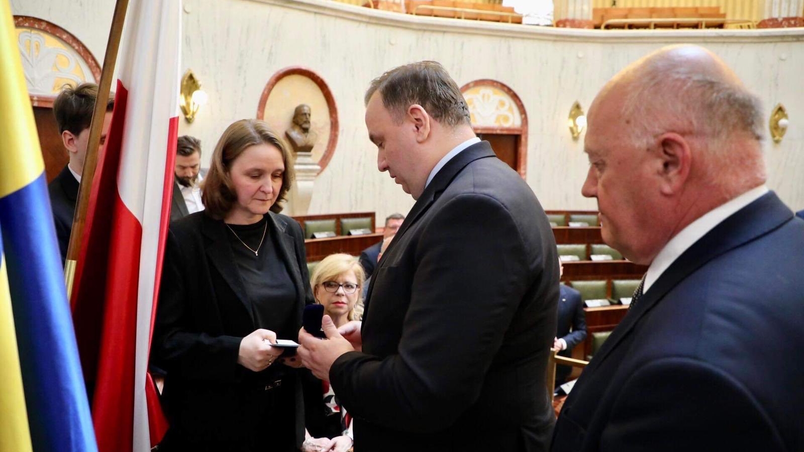 Pośmiertna złota odznaka honorowa dla prof. Zygmunta Woźniczki