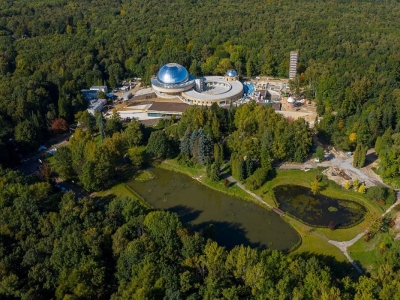 Kapsuła czasu pod nowym planetarium. Zdjęcia: Maciej Dziombek UMWŚ