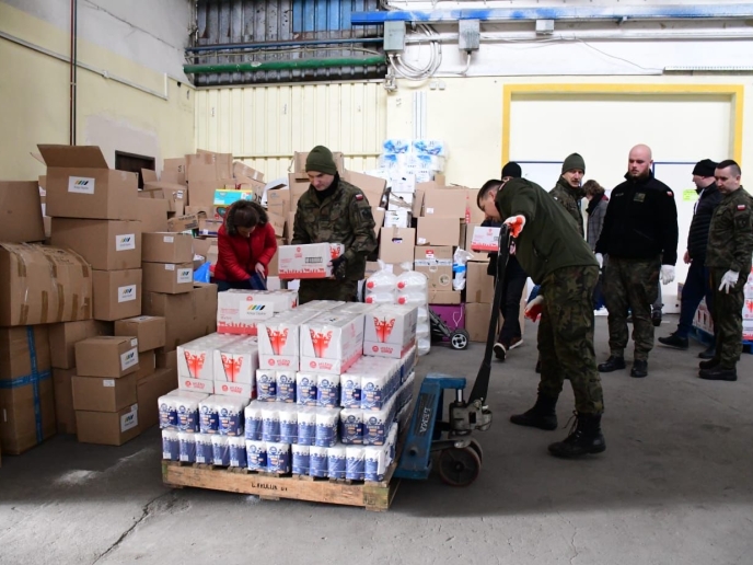 Śląskie pomaga Ukrainie. To m.in. transport uchodźców oraz zbiórki darów